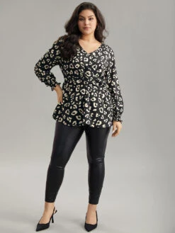 Leopard Print Crossover Ruched Shirred Blouse -Bloomchic Shop 108167007 wy