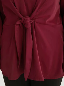 Anti-Wrinkle Twist Front Keyhole Ties Blouse -Bloomchic Shop 112288269 en