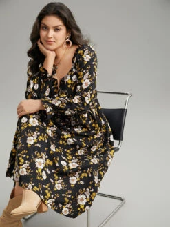 Floral Print Notched Frill Trim Gathered Shirred Dress -Bloomchic Shop 112465543 zi