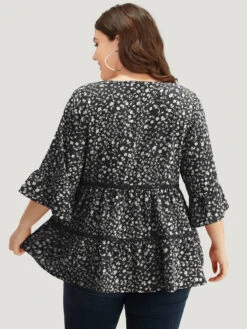 Silhouette Floral Print Lace Patchwork Square Neck Flutters Blouse -Bloomchic Shop 122721603 rk