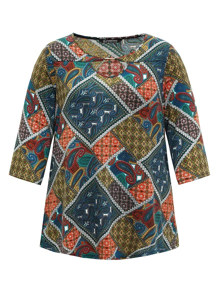 Paisley Colorblock Contrast Keyhole T-shirt 10 Paisley Colorblock Contrast Keyhole T-shirt - Image 8