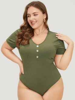Solid Rib Knit Button Detail Bodysuit -Bloomchic Shop 173137106 mi