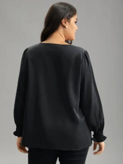 Static-Free Plain Metal Detail Keyhole Shirred Blouse -Bloomchic Shop 250319656 aj f1162583 9768 4df4 9999 d6be0ff11c25