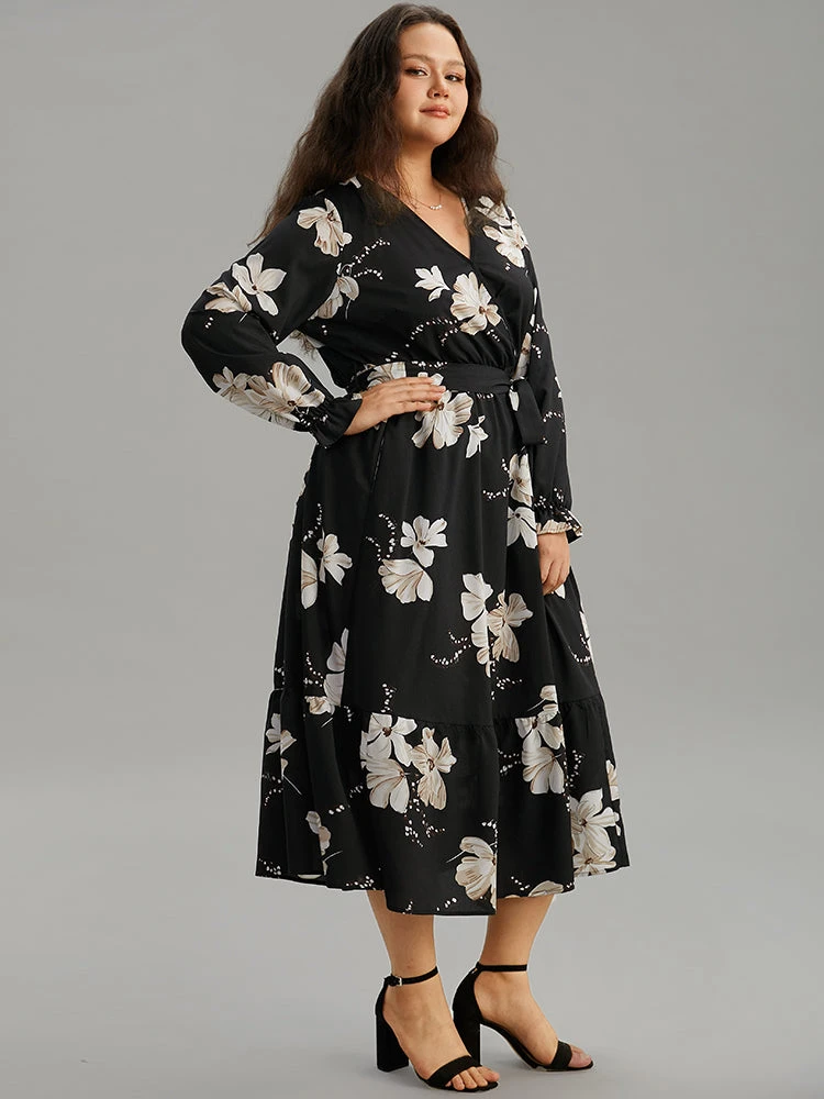 Floral Print Flutter Sleeve Belted Surplice Neck Dress 5 Floral Print Flutter Sleeve Belted Surplice Neck Dress - Image 3