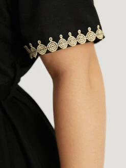 Crochet Lace Round Neck Ties Hanky Hem T-shirt -Bloomchic Shop 290550879 bs