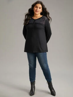 Star Mesh Patchwork Button Detail T-shirt -Bloomchic Shop 312935458 ro 233ebc19 33cf 46c2 a851 9d1f2b297810