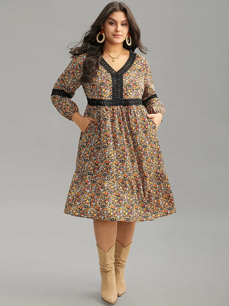 Ditsy Floral Lace Panel Lantern Sleeve Dress 7 Ditsy Floral Lace Panel Lantern Sleeve Dress - Image 5