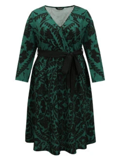 Silhouette Floral Print Belted Wrap Dress -Bloomchic Shop 365668354 pz
