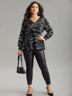 Geometric Wrap Elastic Waist Ruffle Hem Blouse -Bloomchic Shop 375249347 rs