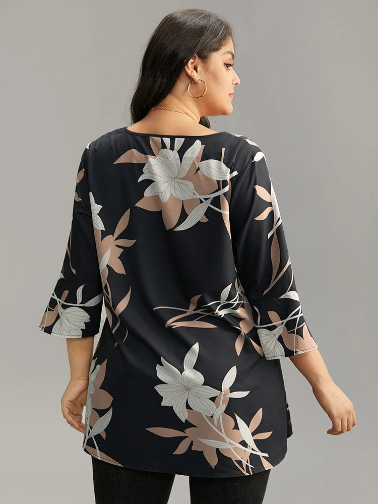 Floral Print Bell Sleeve Asymmetrical Hem Blouse 4 Floral Print Bell Sleeve Asymmetrical Hem Blouse - Image 2