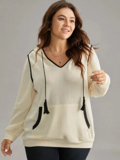 Contrast Hooded Tassel Trim Knit Sweatshirt