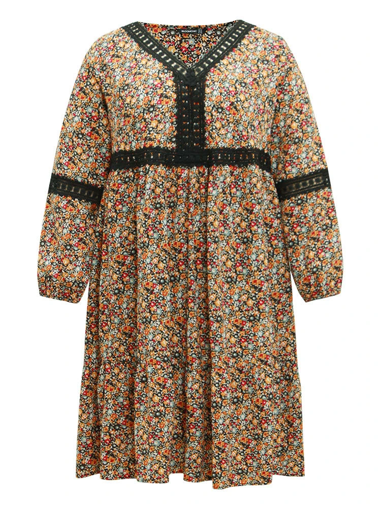 Ditsy Floral Lace Panel Lantern Sleeve Dress 9 Ditsy Floral Lace Panel Lantern Sleeve Dress - Image 7