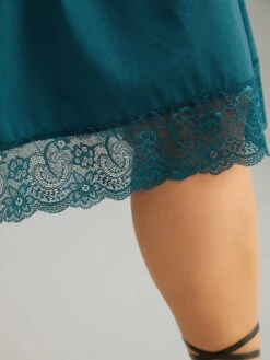 Solid Guipure Lace Ruched Elastic Waist Dress -Bloomchic Shop 514389946 jt