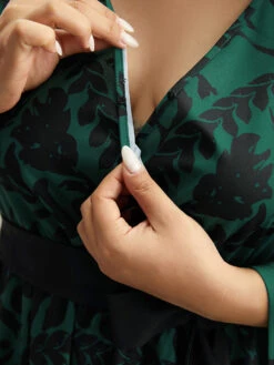 Silhouette Floral Print Belted Wrap Dress -Bloomchic Shop 544162076 yg