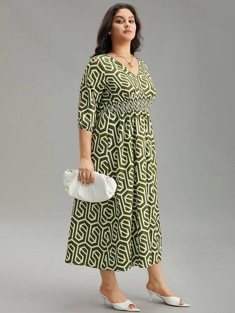 Geometric Print V Neck Shirred Dress 6 Geometric Print V Neck Shirred Dress - Image 4