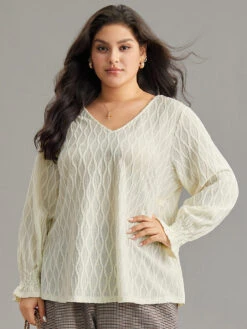 V Neck Solid Textured Shirred Blouse 13 V Neck Solid Textured Shirred Blouse -Bloomchic Shop 662119458 bi 57ace886 76b8 4091 9a9c 1f82e8fb212b