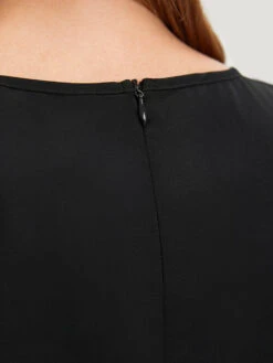 Solid Lace Mesh Pocket Sleeveless Jumpsuit -Bloomchic Shop 696287211 xy