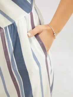 Striped Geometric Pocket Contrast Halter Neck Jumpsuit -Bloomchic Shop 757168963 sm