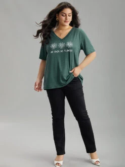 Natural & Letter Graphic V Neck T-shirt -Bloomchic Shop 915591716 jg