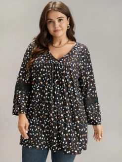 Bloomchic Shop 24 Allover Print Guipure Lace Plicated Detail T-shirt